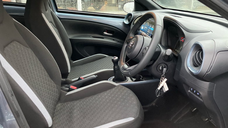 Toyota Aygo X 1.0 VVT-i Edge 5dr Petrol Hatchback